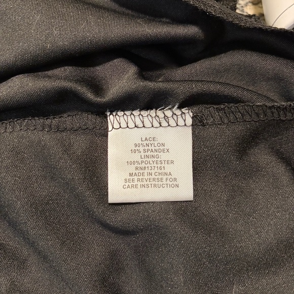 Eve & Maddie Lack Lace Blouse Size S - Picture 9 of 9